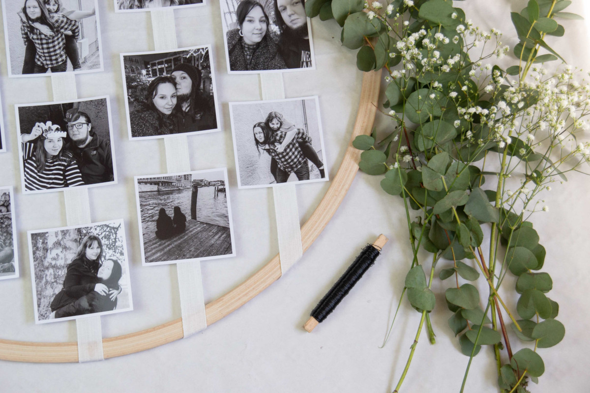Hulahoop Reifen als Hochzeitsdeko: Bilder werden befestigt